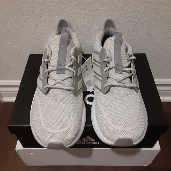 Adidas - Picture 3 of 4